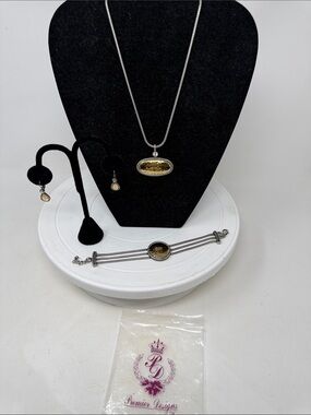 Premier Designs Silver and Hammered Gold jewelry set